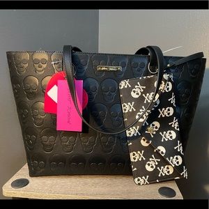 Betsey Johnson Skull Purse *rare*